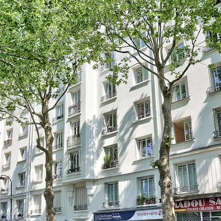 Chic Buttes Chaumont Parigi
